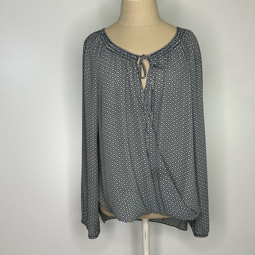 Max Studio Flowy Boho wrap Blouse Size Medium
